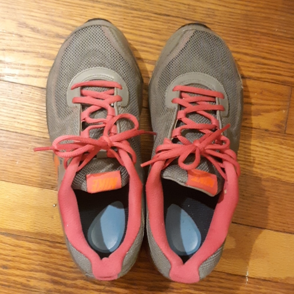 Women's nikes